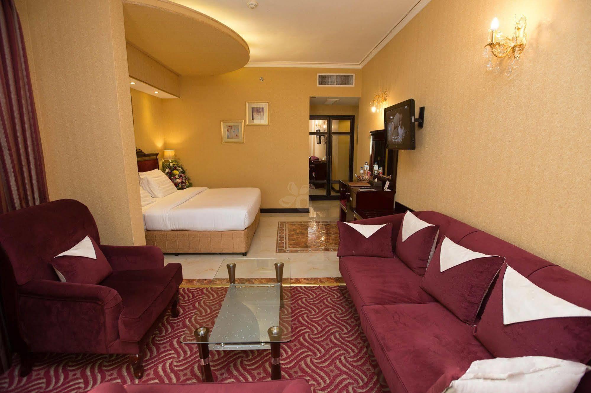 Comfort Inn Hotel Deira Dubai Exteriör bild
